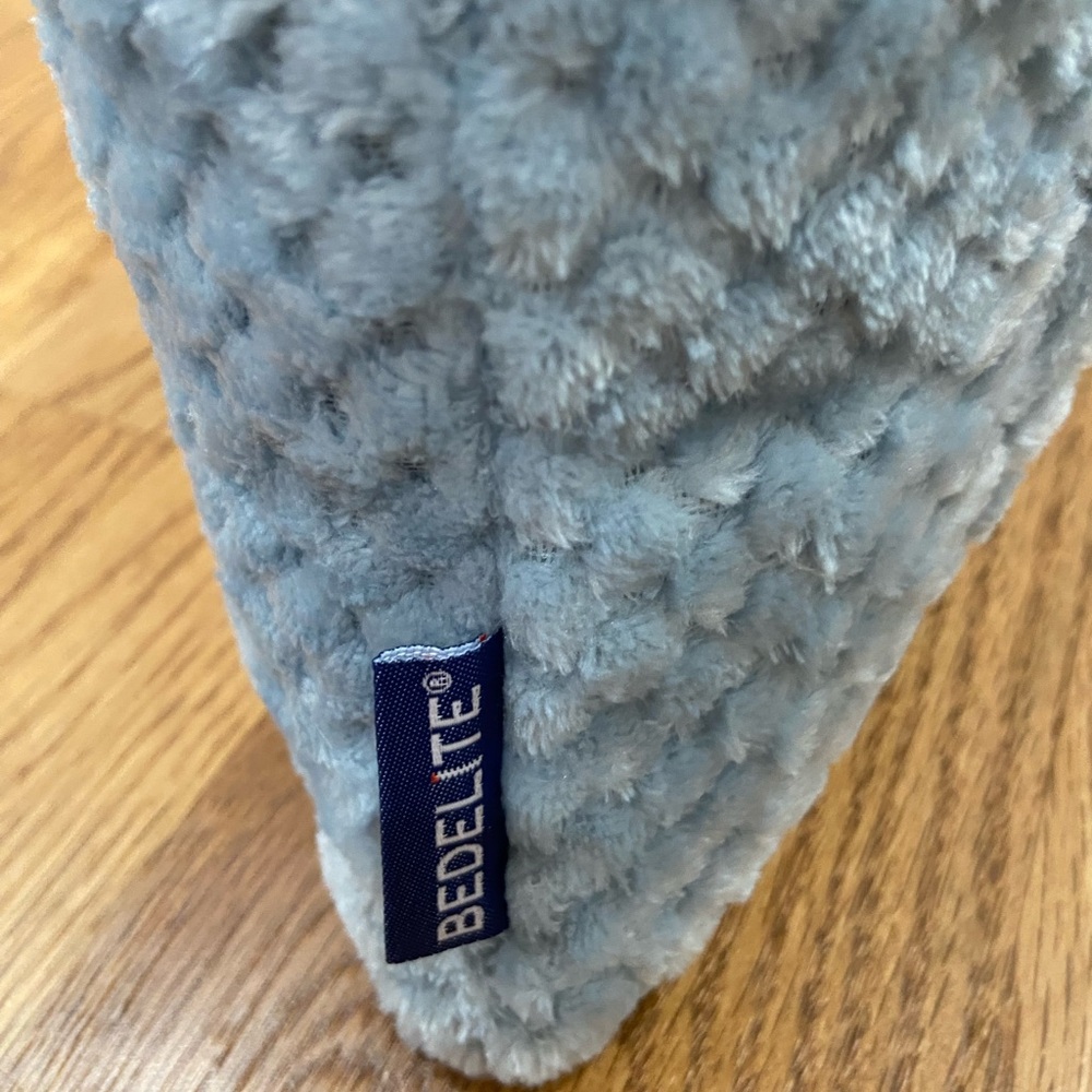 Bedelite Plush Light Blue Travel Pillow with blanket folded inside - NEW - Picture 6 of 8